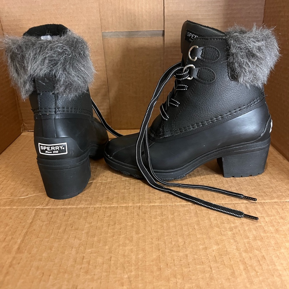 Sperry Lace Up Duck Boots Faux Fur Lining